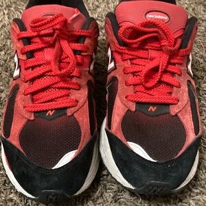 New Balance Men Red and Black Running Sneakers